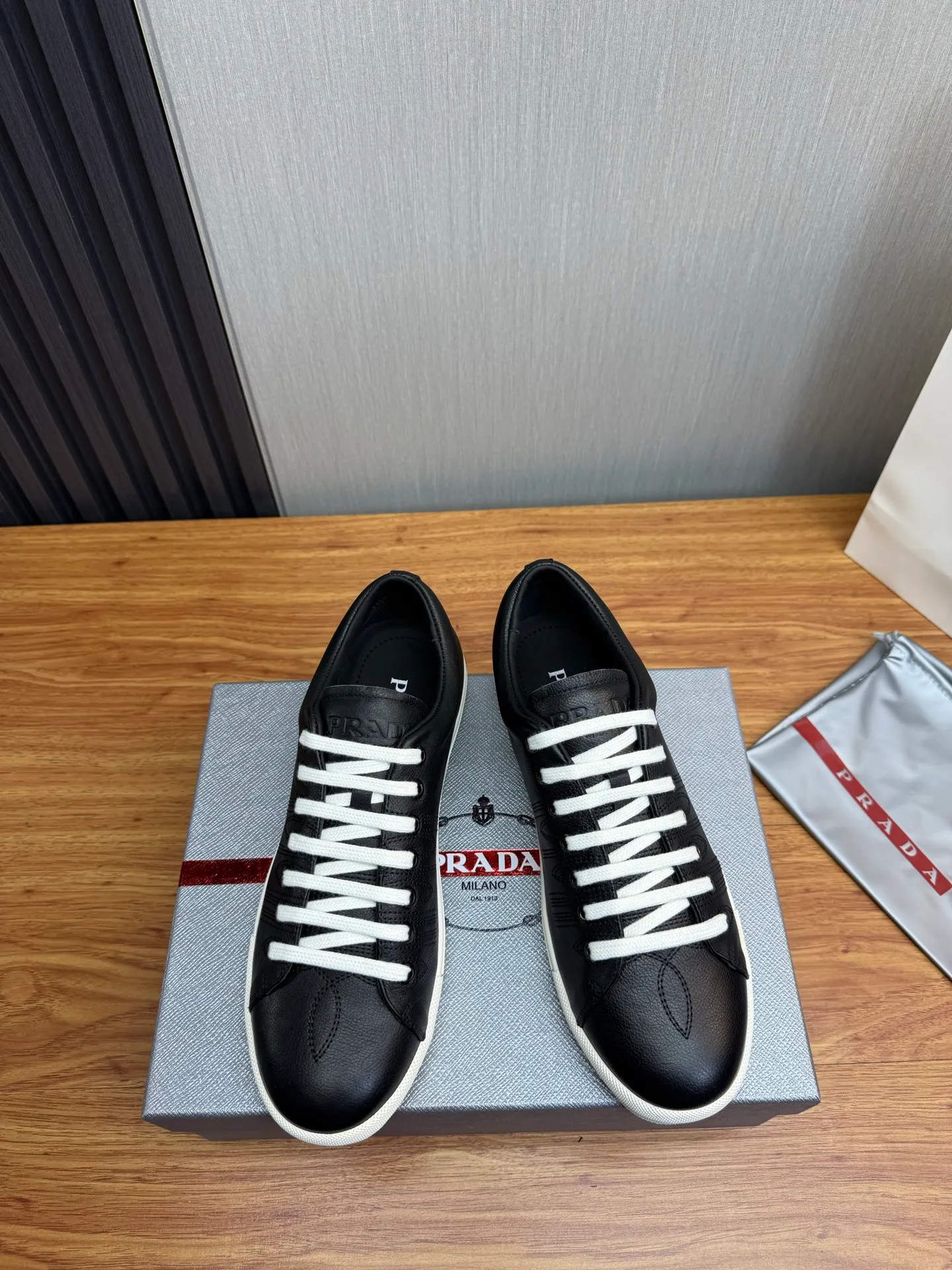 Men's shoes 560💰 [PRADA] Men's shoes are popular in the counter, the official website is synchronized, high-quality shipments ✔️Original cowhide + cowhide lining, 1🆚1 replica, original sole, 38-45 (45 customized, non-refundable)